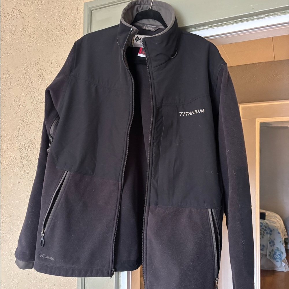 Columbia Titanium Men's Black Performance Jacket